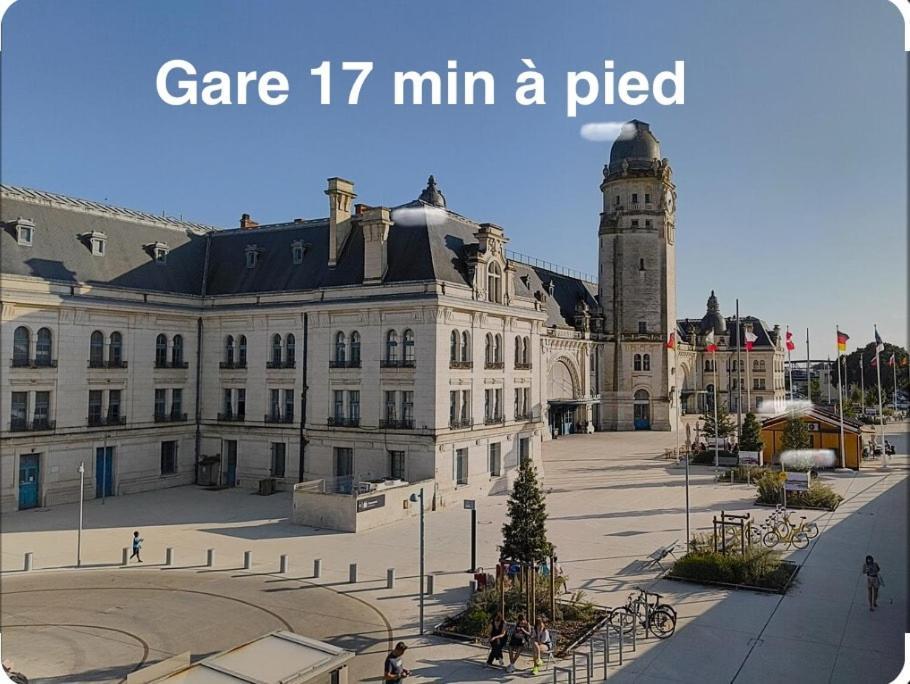 Appartement Escapade Vintage Avec Terrasse En Centre Historique à La Rochelle  Extérieur photo